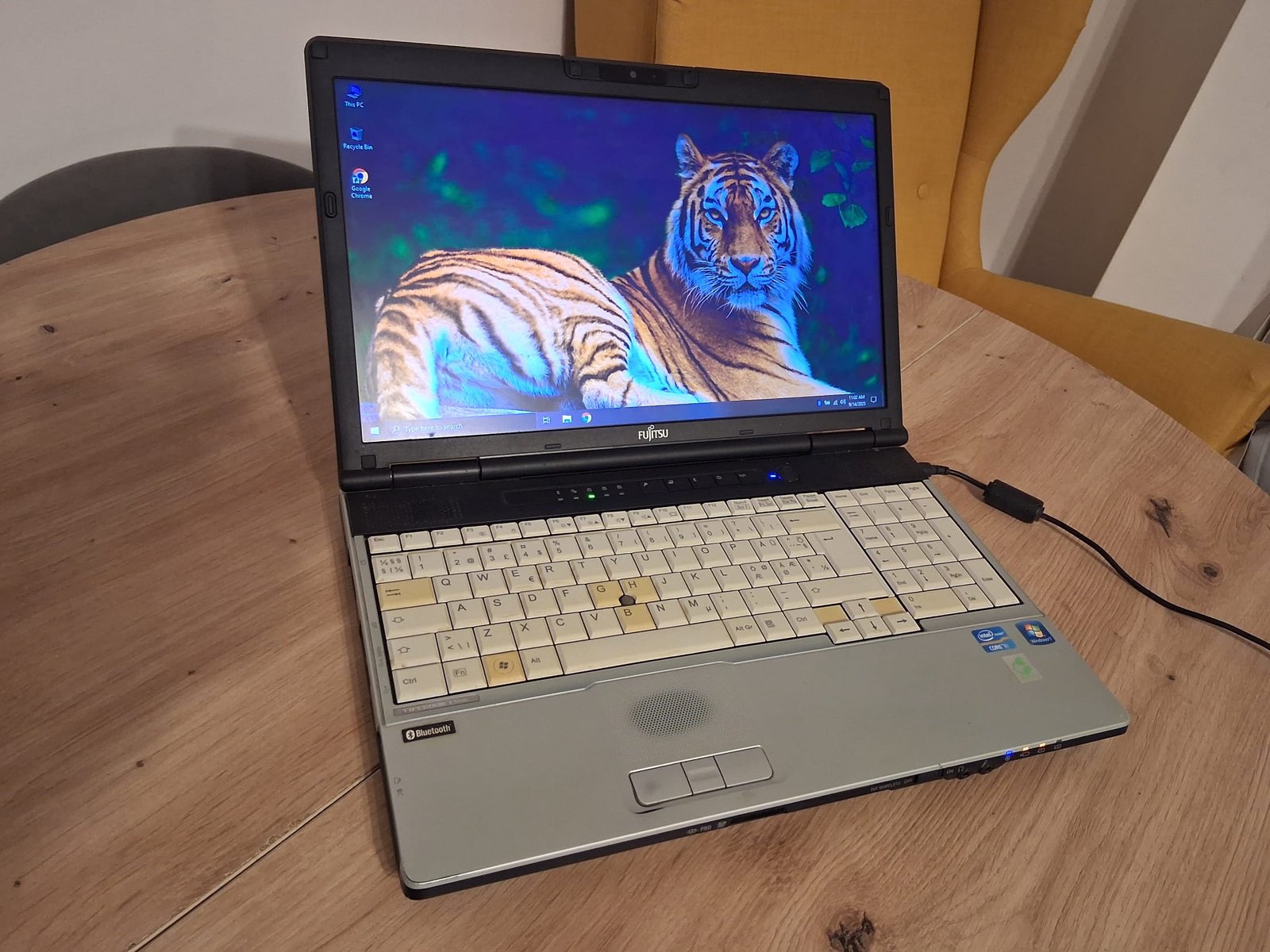 Laptop Japanese FUJITSU (good condition)