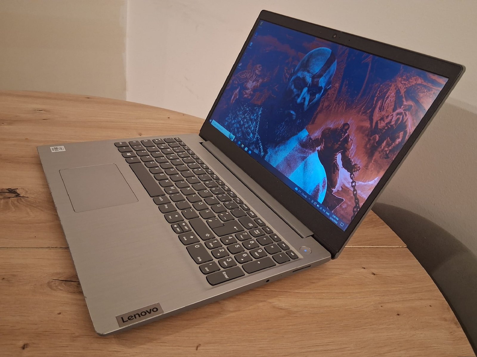 Laptop LENOVO SLIM (very good condition)